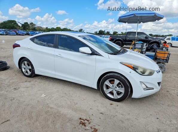 5NPDH4AE8GH788714 2016 HYUNDAI ELANTRA White 