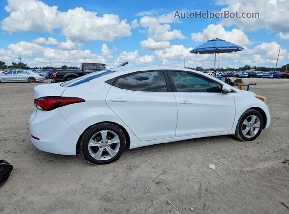 5NPDH4AE8GH788714 2016 HYUNDAI ELANTRA White 