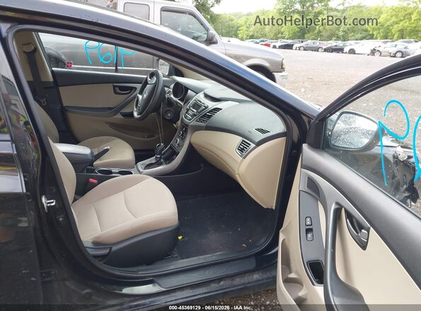 5NPDH4AE8GH793279 2016 HYUNDAI ELANTRA Черный Вид салона спереди