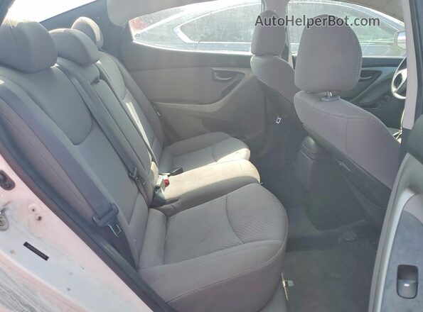 5NPDH4AE9GH728439 2016 HYUNDAI ELANTRA White 