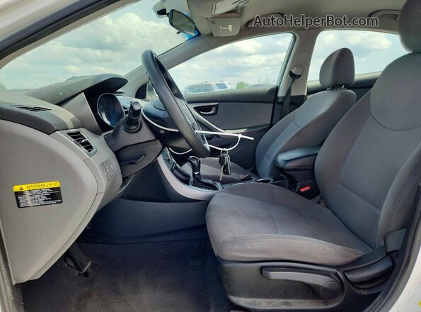 5NPDH4AE9GH728439 2016 HYUNDAI ELANTRA White 