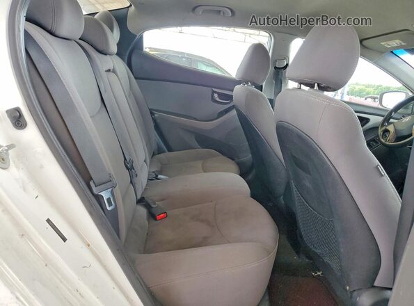 5NPDH4AEXGH665111 2016 HYUNDAI ELANTRA White Հետևի նստատեղերի տեսք
