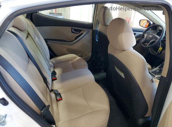 5NPDH4AEXGH722262 2016 HYUNDAI ELANTRA White Vista de los asientos traseros