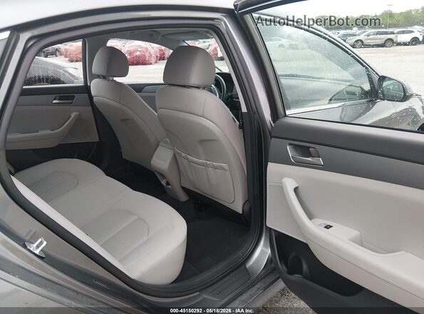 5NPE24AA2JH701142 2018 HYUNDAI SONATA Gray Vista de la etiqueta del VIN