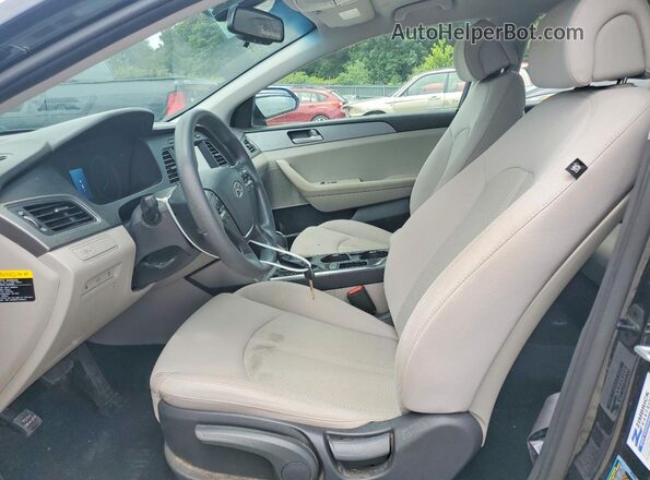 5NPE24AA4HH466995 2017 HYUNDAI SONATA Black წინა სალონის ხედი