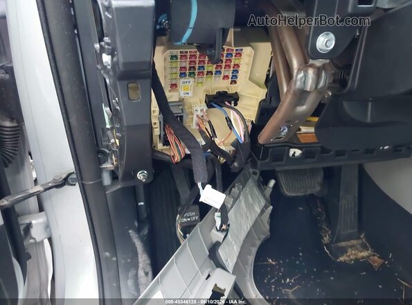 5NPE24AF0GH332947 2016 HYUNDAI SONATA Silver Widok z przodu