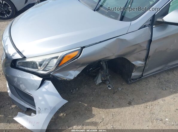 5NPE24AF0GH385258 2016 HYUNDAI SONATA Серебряный Вид спереди
