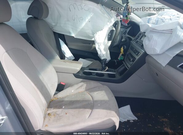 5NPE24AF0GH385258 2016 HYUNDAI SONATA Серебряный Вид салона спереди