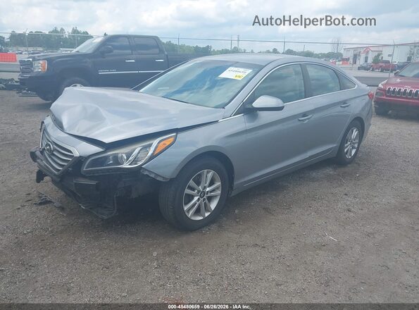 5NPE24AF0HH530428 2017 HYUNDAI SONATA Серебряный Передняя левая четверть