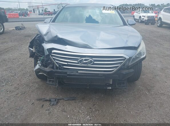 5NPE24AF0HH530428 2017 HYUNDAI SONATA Серебряный Вид спереди