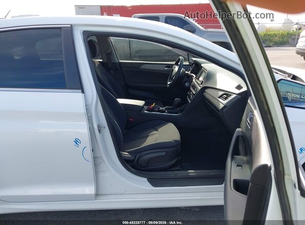 5NPE24AF0KH754824 2019 HYUNDAI SONATA White Widok wnętrza z przodu