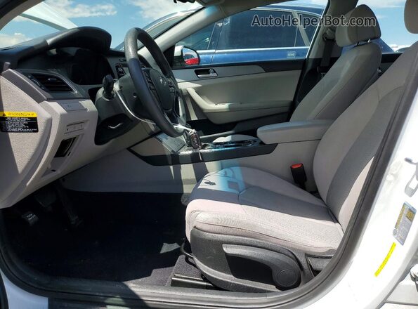 5NPE24AF1GH358358 2016 HYUNDAI SONATA White Front interior view
