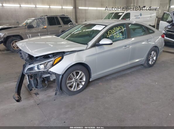 5NPE24AF1HH472684 2017 HYUNDAI SONATA Silver წინა მარცხენა ხედი სამი მეოთხედიდან