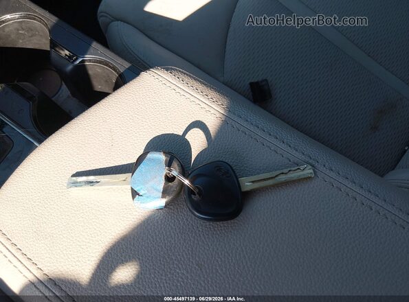 5NPE24AF1HH543964 2017 HYUNDAI SONATA Silver Widok deski rozdzielczej