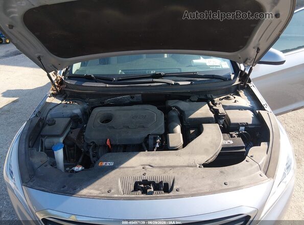 5NPE24AF1HH543964 2017 HYUNDAI SONATA Silver Widok z tyłu