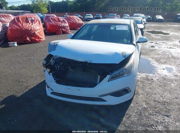 5NPE24AF1HH548520 2017 HYUNDAI SONATA White Widok z przodu