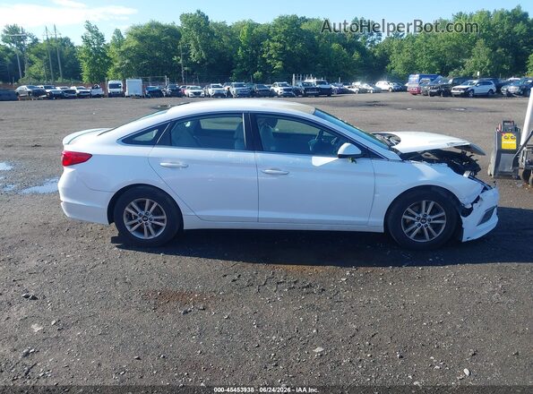 5NPE24AF1HH548520 2017 HYUNDAI SONATA White Widok wnętrza z tyłu