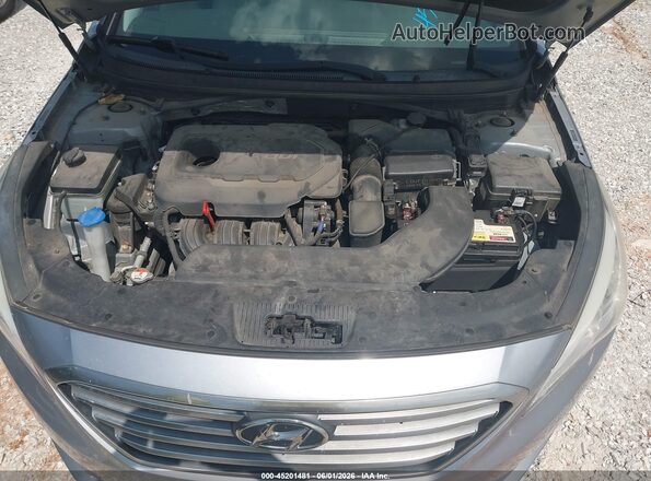 5NPE24AF1HH566421 2017 HYUNDAI SONATA Серебряный Вид сзади
