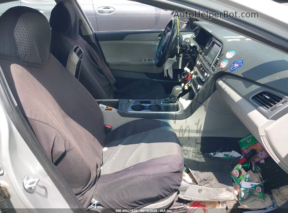 5NPE24AF1JH599425 2018 HYUNDAI SONATA Silver Vista interior delantera