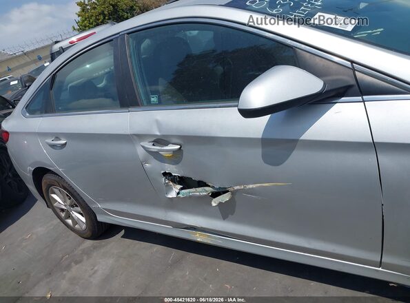 5NPE24AF1JH599425 2018 HYUNDAI SONATA Silver Vista interior trasera