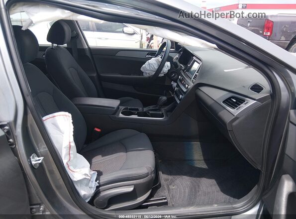 5NPE24AF1JH683325 2018 HYUNDAI SONATA Gray Widok wnętrza z przodu