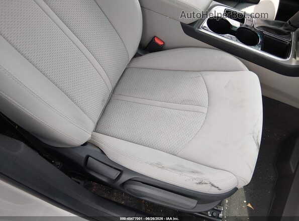 5NPE24AF1JH705131 2018 HYUNDAI SONATA Silver Front interior view