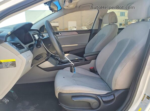 5NPE24AF2GH265493 2016 HYUNDAI SONATA Silver Widok wnętrza z przodu