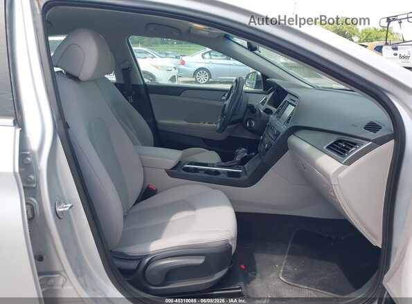 5NPE24AF2GH324820 2016 HYUNDAI SONATA Silver Front interior view