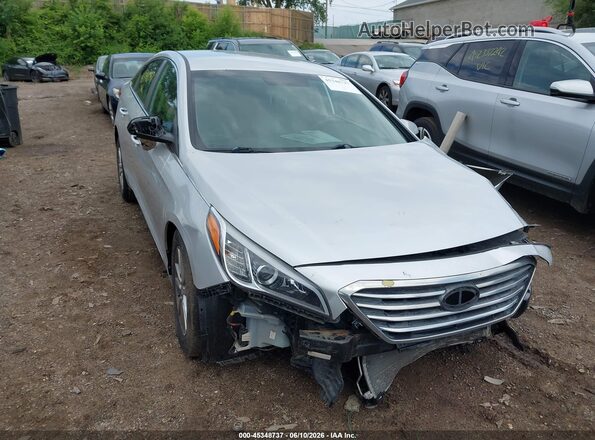 5NPE24AF2GH366520 2016 HYUNDAI SONATA Silver Widok z przodu