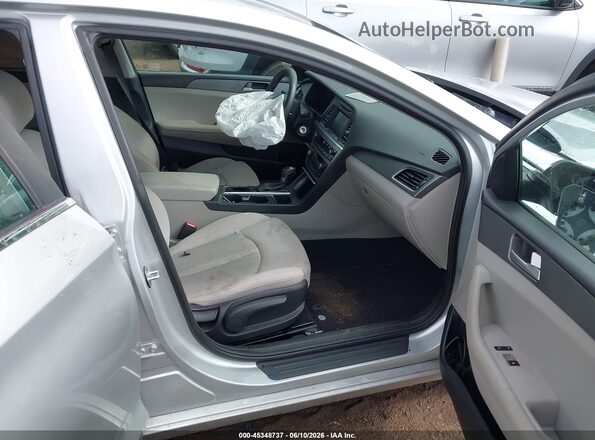 5NPE24AF2GH366520 2016 HYUNDAI SONATA Silver Widok wnętrza z przodu