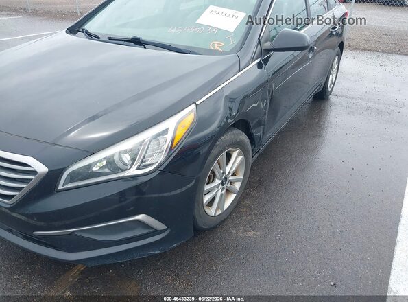 5NPE24AF2HH459555 2017 HYUNDAI SONATA Black უკანა სალონის ხედი