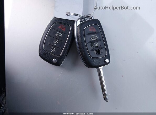 5NPE24AF2HH482981 2017 HYUNDAI SONATA Silver წინა პანელის ხედი