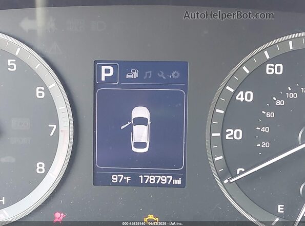 5NPE24AF2HH533914 2017 HYUNDAI SONATA Red Widok tylnych siedzeń