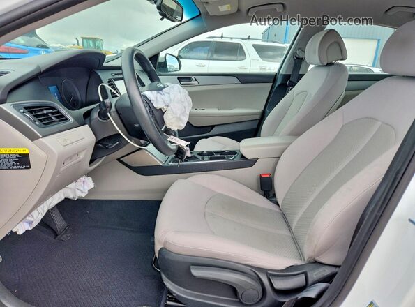 5NPE24AF2HH586290 2017 HYUNDAI SONATA White Vista interior delantera