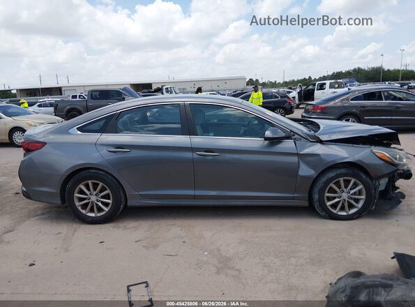 5NPE24AF2JH720141 2018 HYUNDAI SONATA Silver Սալոնի 360 աստիճան տեսք