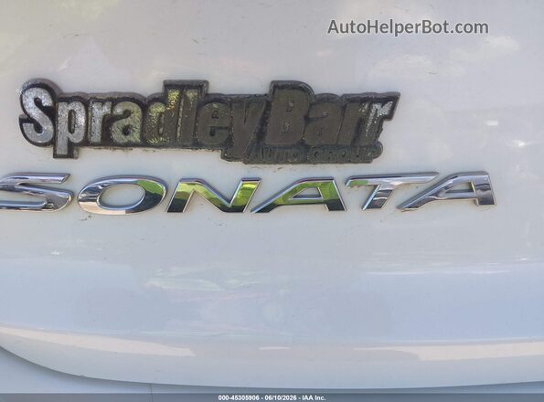 5NPE24AF3GH303233 2016 HYUNDAI SONATA Белый Вид задней части салона