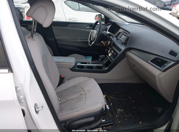 5NPE24AF3GH399428 2016 HYUNDAI SONATA White წინა სალონის ხედი