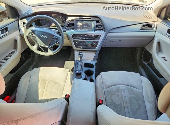 5NPE24AF3HH464036 2017 HYUNDAI SONATA Silver Вид панелі приладів