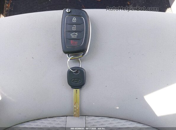 5NPE24AF3HH503840 2017 HYUNDAI SONATA White წინა პანელის ხედი