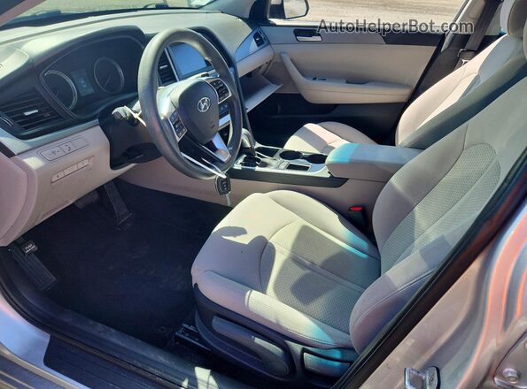 5NPE24AF3JH644669 2018 HYUNDAI SONATA Silver Вид салону спереду