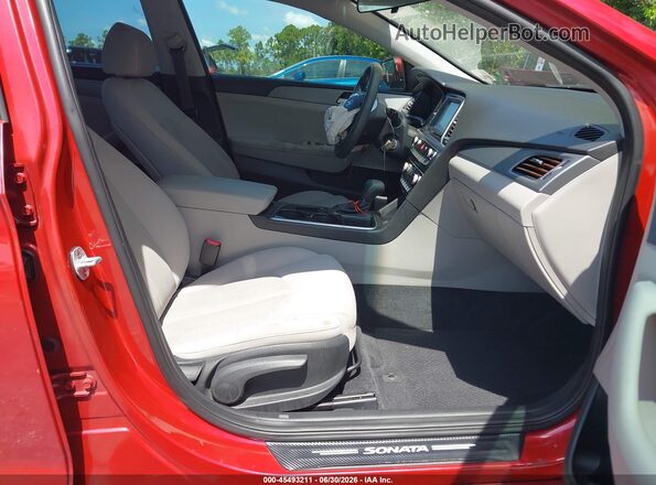 5NPE24AF3JH663223 2018 HYUNDAI SONATA Red Вид салону спереду