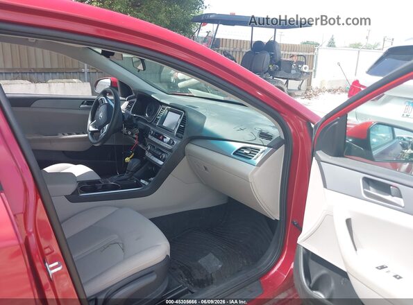 5NPE24AF3JH720679 2018 HYUNDAI SONATA Red Widok wnętrza z przodu