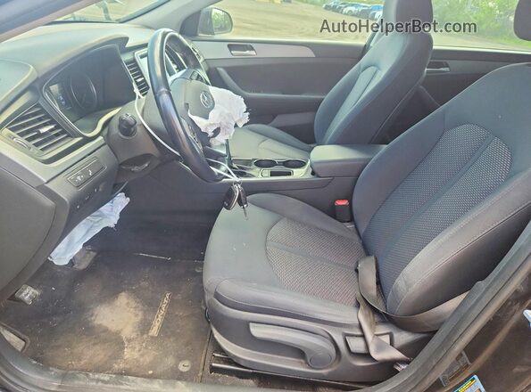 5NPE24AF3JH721587 2018 HYUNDAI SONATA Black Front interior view