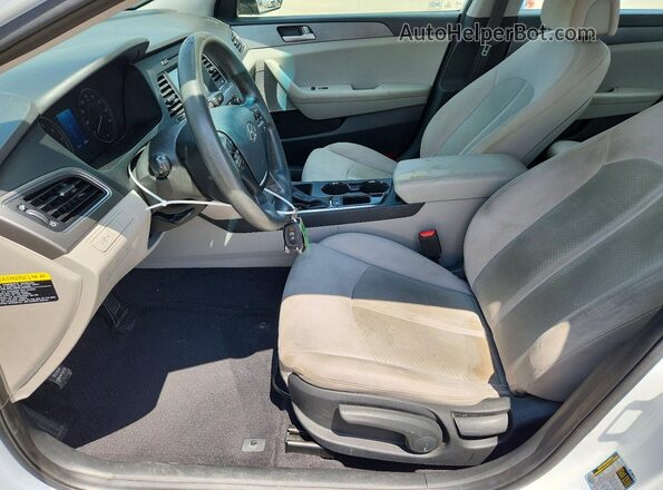 5NPE24AF4GH367636 2016 HYUNDAI SONATA Белый Вид салона спереди