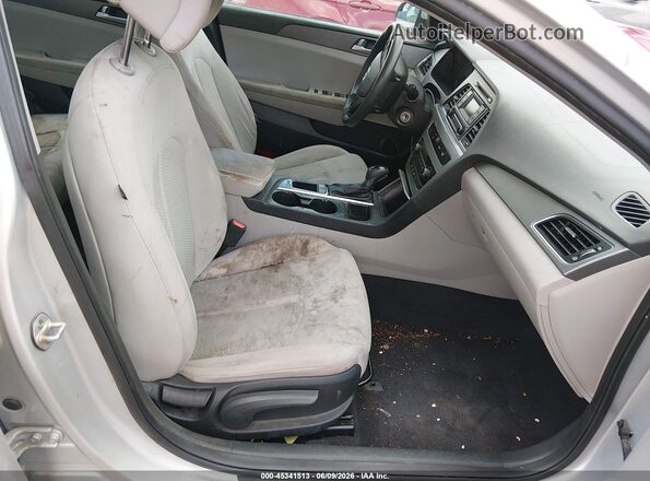 5NPE24AF4GH403857 2016 HYUNDAI SONATA Серебряный Вид салона спереди