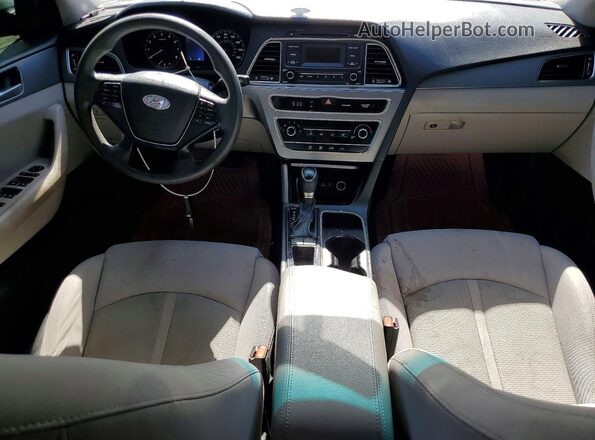 5NPE24AF4HH457001 2017 HYUNDAI SONATA Серебряный Вид панели приборов