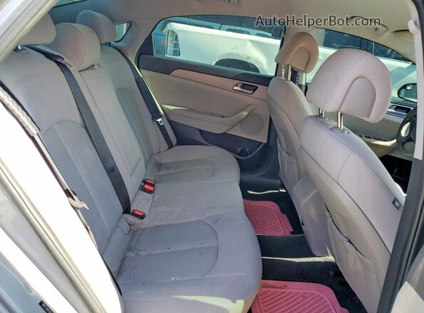 5NPE24AF4HH457001 2017 HYUNDAI SONATA Серебряный Вид задних сидений