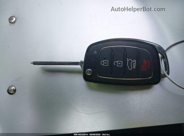 5NPE24AF4HH489964 2017 HYUNDAI SONATA Black Widok deski rozdzielczej