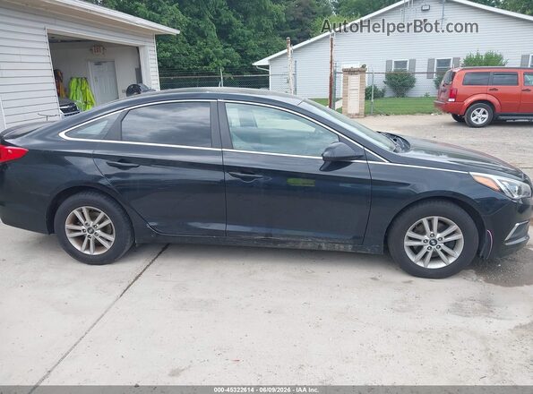5NPE24AF4HH489964 2017 HYUNDAI SONATA Black Widok wnętrza z tyłu