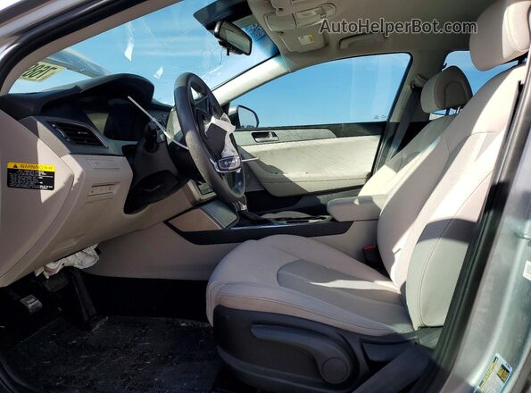 5NPE24AF4HH504981 2017 HYUNDAI SONATA Gray წინა სალონის ხედი